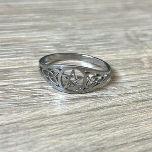 Elegant Silver Women's Ring